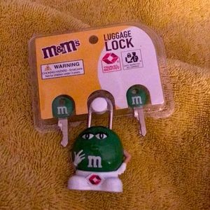 M&M luggage lock